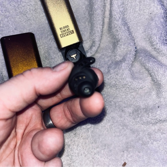 JBL The Rock Blood, Sweat, RESPECT Bluetooth Wireless Headphones - Picture 5 of 5